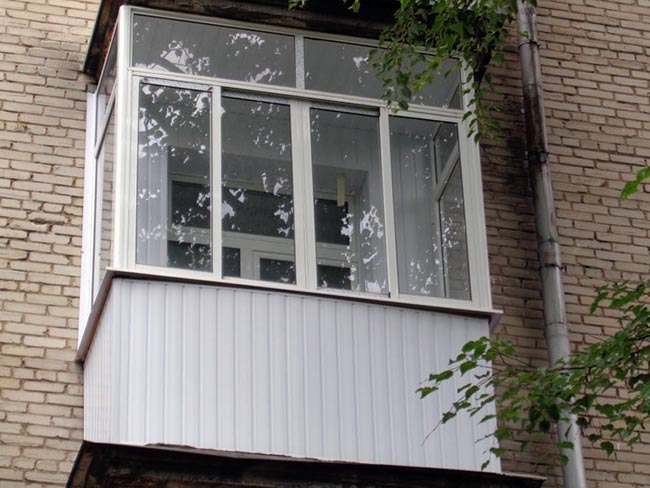 Остекление балкона в сталинке - сталинском доме Коломна